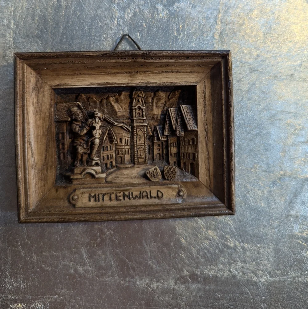 Resin Mittenwald Wall Art 4